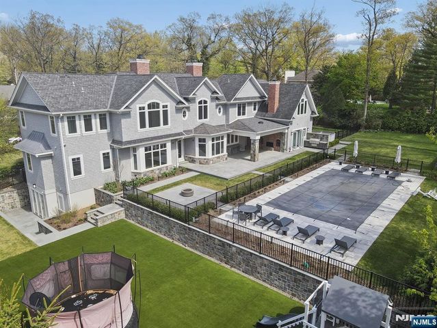 351 Lewelen Circle, Englewood, NJ 07631