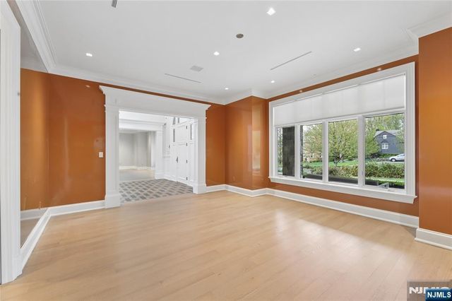 351 Lewelen Circle, Englewood, NJ 07631