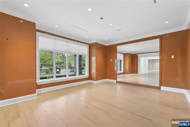 351 Lewelen Circle, Englewood, NJ 07631