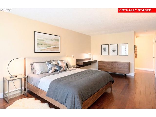 18040 ROYCE Way, Lake Oswego, OR 97034