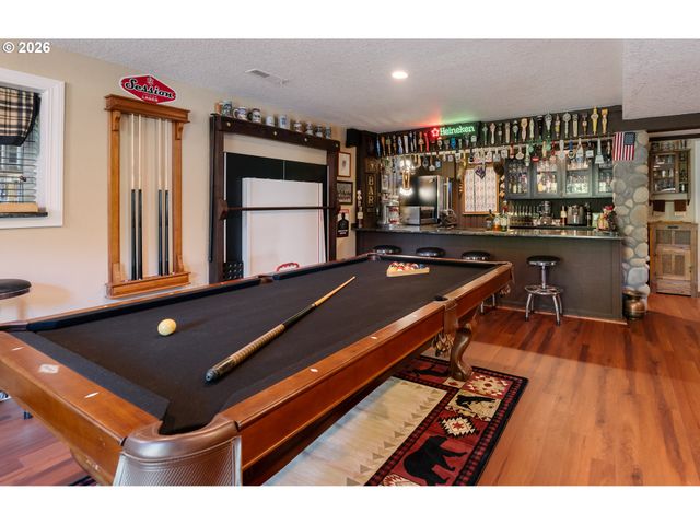 18040 ROYCE Way, Lake Oswego, OR 97034