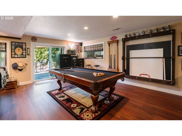 18040 ROYCE Way, Lake Oswego, OR 97034