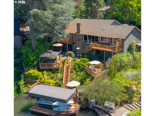 18040 ROYCE Way, Lake Oswego, OR 97034