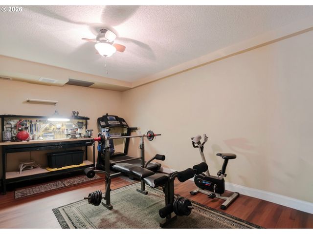 18040 ROYCE Way, Lake Oswego, OR 97034