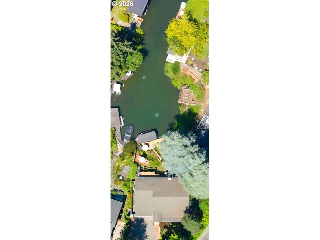18040 ROYCE Way, Lake Oswego, OR 97034