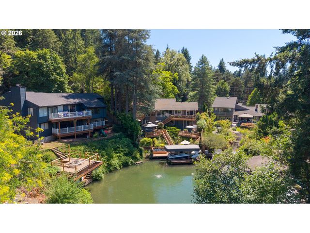 18040 ROYCE Way, Lake Oswego, OR 97034