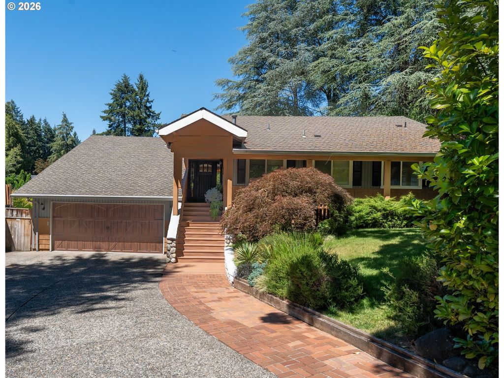 18040 ROYCE Way, Lake Oswego, OR 97034
