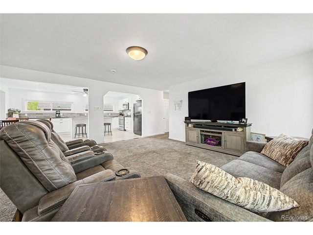 59 N 13th Ave, Brighton, CO 80601