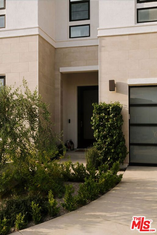 20511 W Hummingbird Court, Porter Ranch, CA 91326 — photo 2