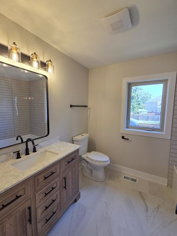 6529 28th Place, Berwyn, IL 60402