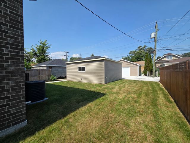 6529 28th Place, Berwyn, IL 60402