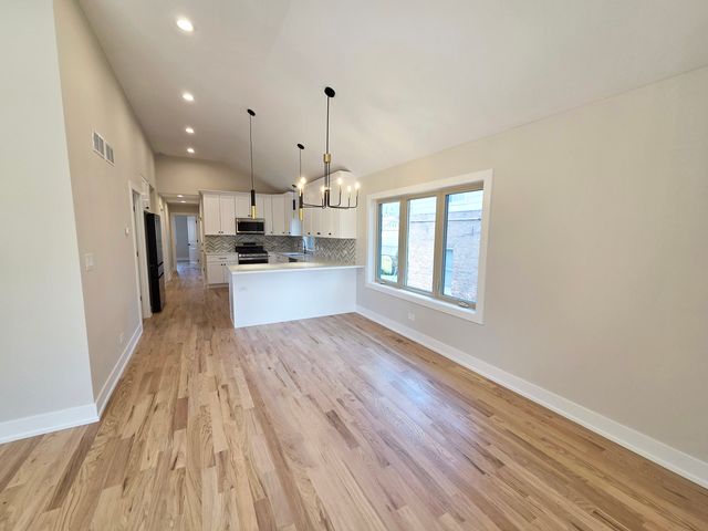 6529 28th Place, Berwyn, IL 60402