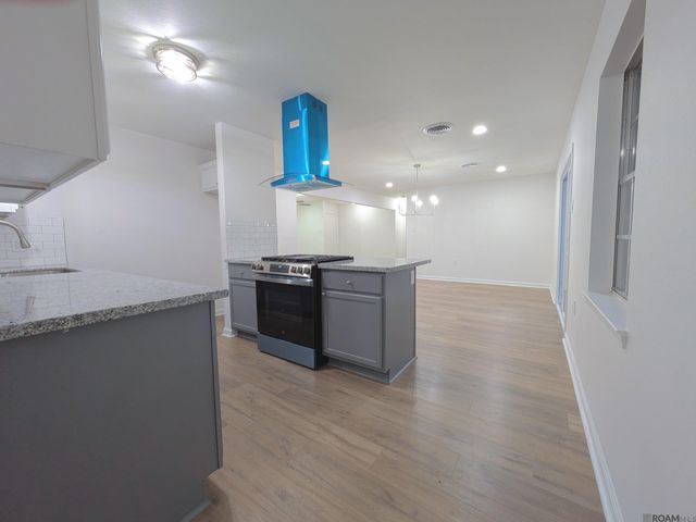 347 Nassau Dr, Baton Rouge, LA 70815