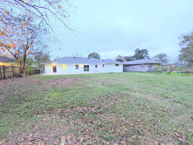 347 Nassau Dr, Baton Rouge, LA 70815