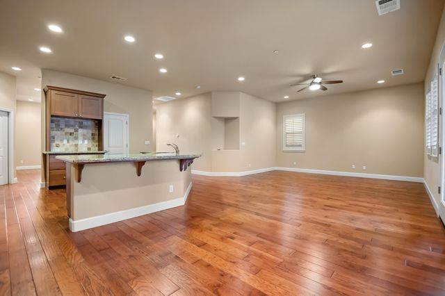 5512 W Orchard Avenue, Visalia, CA 93277