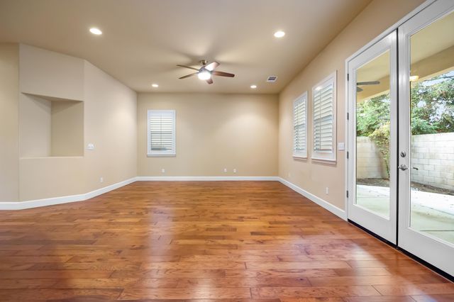 5512 W Orchard Avenue, Visalia, CA 93277