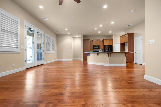 5512 W Orchard Avenue, Visalia, CA 93277