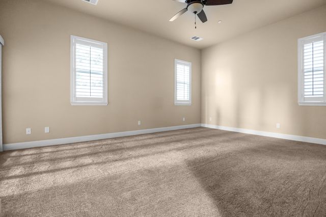 5512 W Orchard Avenue, Visalia, CA 93277