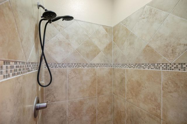 5512 W Orchard Avenue, Visalia, CA 93277