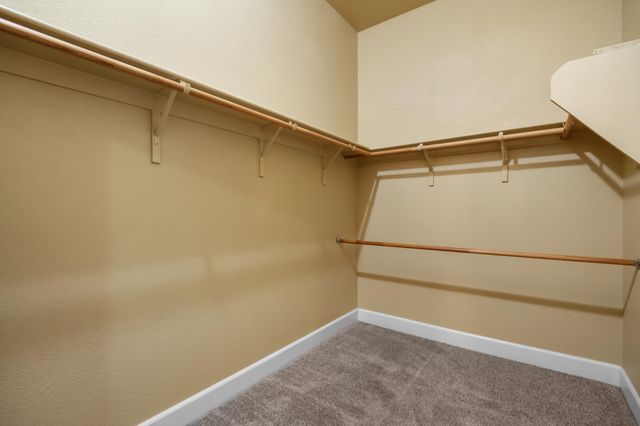 5512 W Orchard Avenue, Visalia, CA 93277