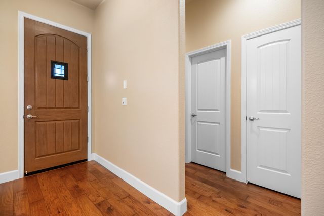 5512 W Orchard Avenue, Visalia, CA 93277