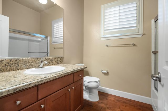 5512 W Orchard Avenue, Visalia, CA 93277