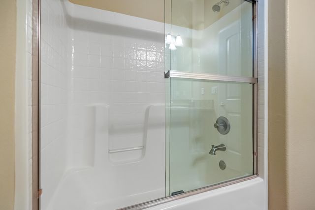 5512 W Orchard Avenue, Visalia, CA 93277