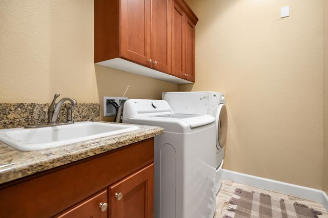 5512 W Orchard Avenue, Visalia, CA 93277