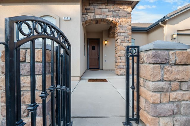 5512 W Orchard Avenue, Visalia, CA 93277