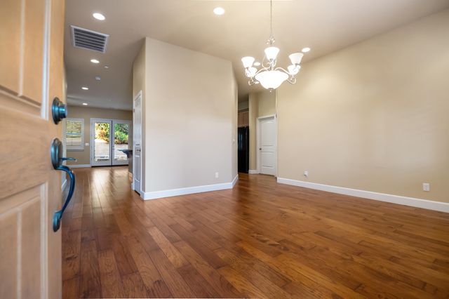 5512 W Orchard Avenue, Visalia, CA 93277