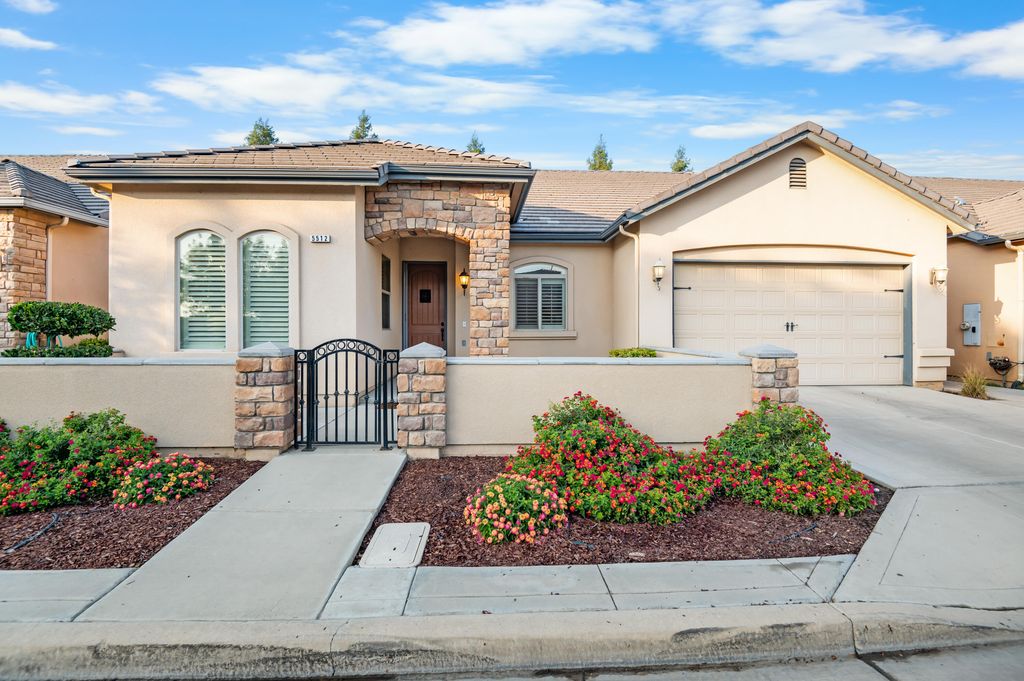 5512 W Orchard Avenue, Visalia, CA 93277