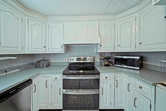600 Forest St, Bridgewater, MA 02324