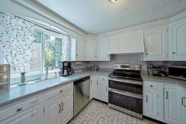 600 Forest St, Bridgewater, MA 02324