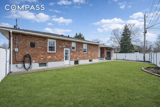 503 Falcon Avenue, New York City, NY 10306