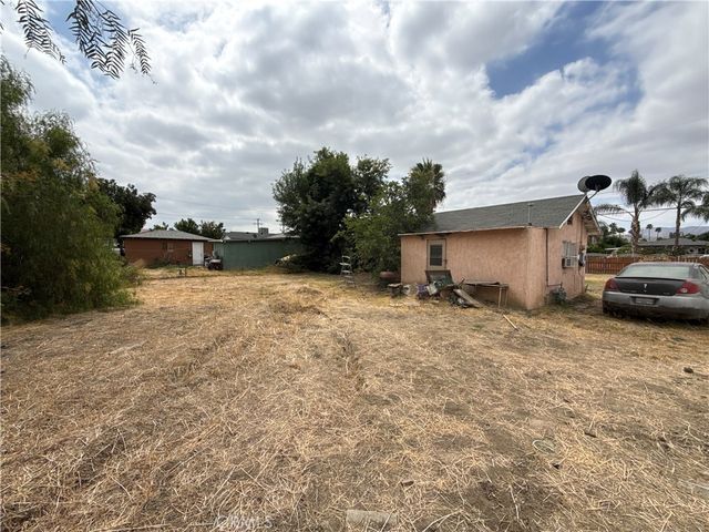 1284 E Laurelwood, San Bernardino, CA 92408