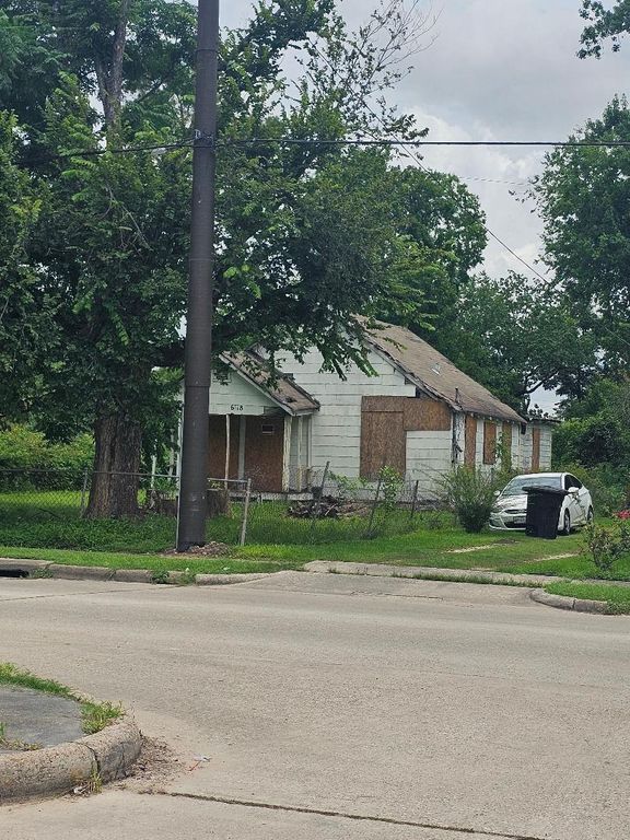 6718 Lockwood Drive, Houston, TX 77028