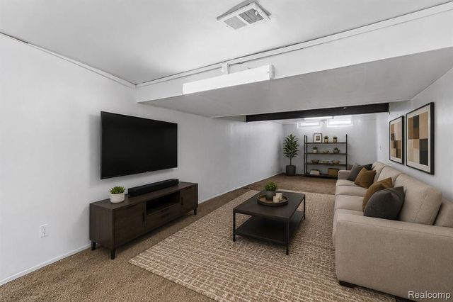 26066 Franklin Pointe Drive, Southfield, MI 48034