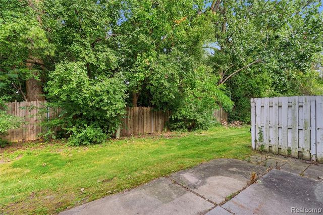 26066 Franklin Pointe Drive, Southfield, MI 48034