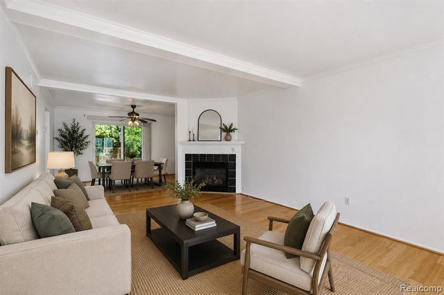 26066 Franklin Pointe Drive, Southfield, MI 48034