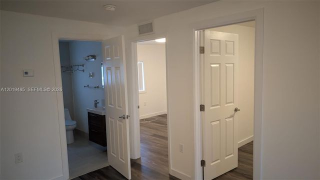 76 W 14th St, Hialeah, FL 33010