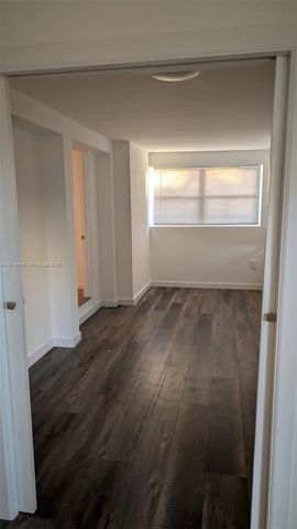 76 W 14th St, Hialeah, FL 33010