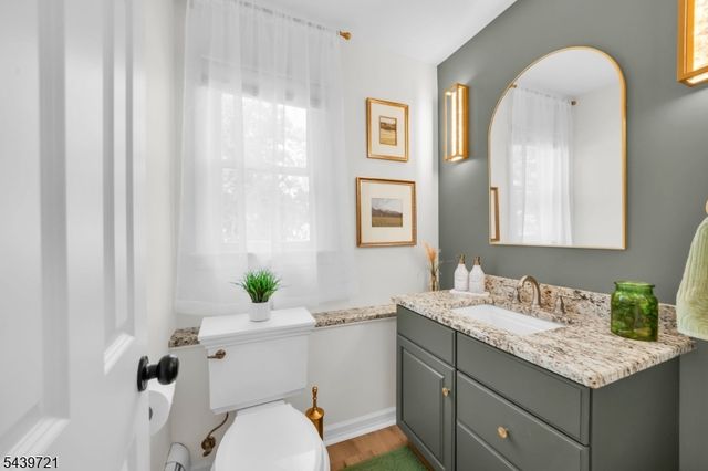 21 Tulip Ter, Wayne Twp., NJ 07470