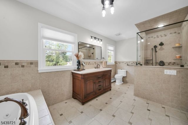 21 Tulip Ter, Wayne Twp., NJ 07470