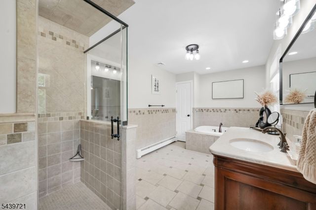 21 Tulip Ter, Wayne Twp., NJ 07470
