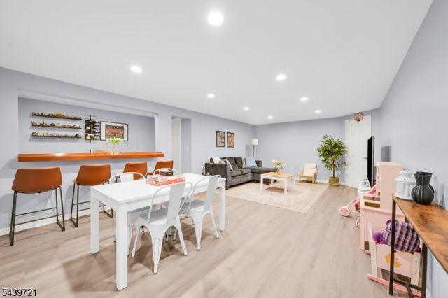 21 Tulip Ter, Wayne Twp., NJ 07470
