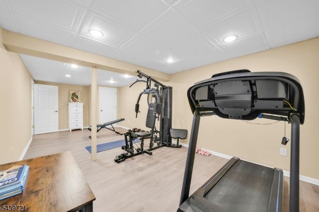 21 Tulip Ter, Wayne Twp., NJ 07470