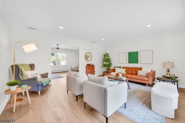 21 Tulip Ter, Wayne Twp., NJ 07470