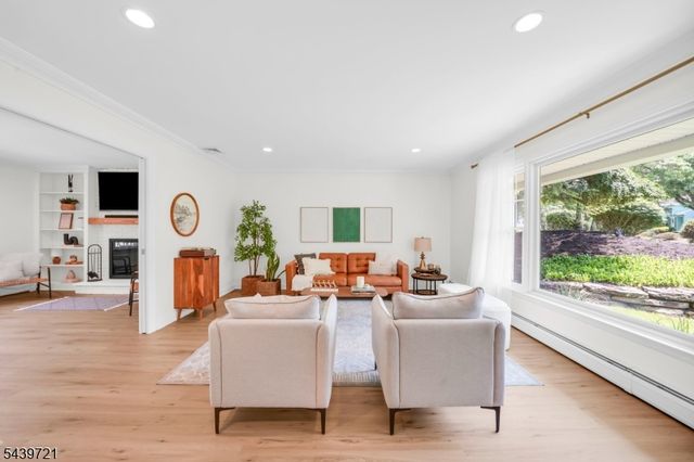 21 Tulip Ter, Wayne Twp., NJ 07470