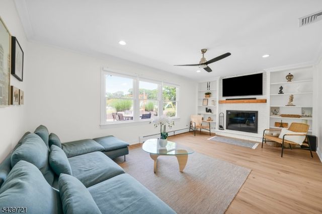 21 Tulip Ter, Wayne Twp., NJ 07470