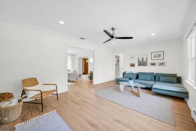 21 Tulip Ter, Wayne Twp., NJ 07470
